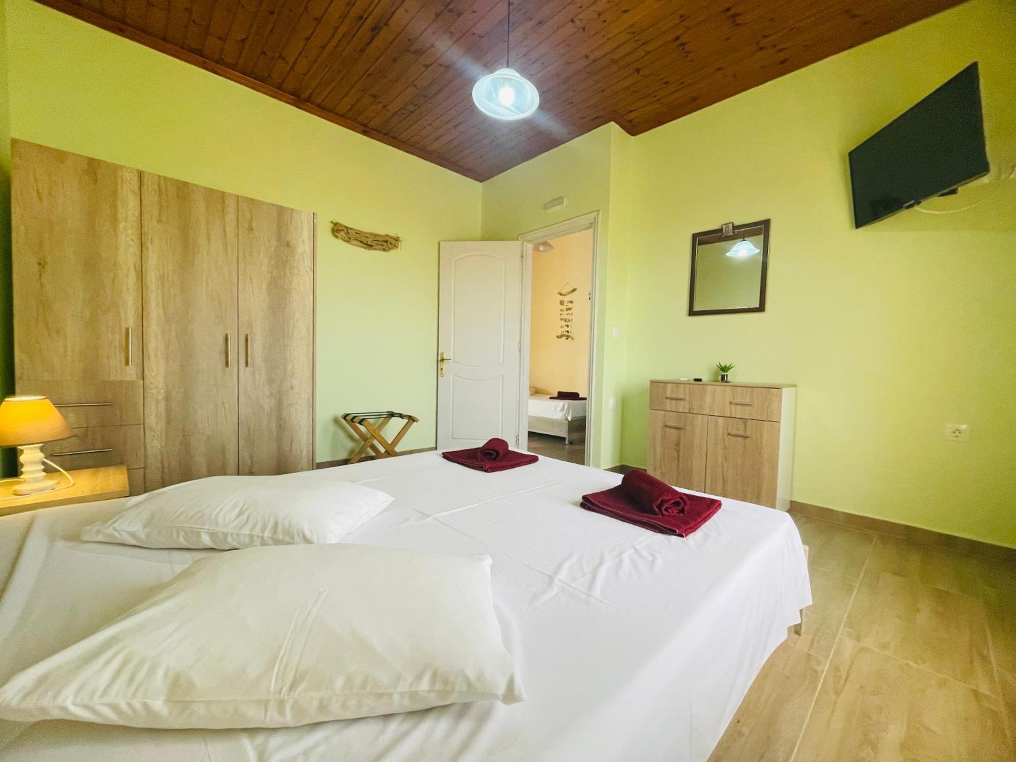 Fergani Apartments Moudhros Экстерьер фото